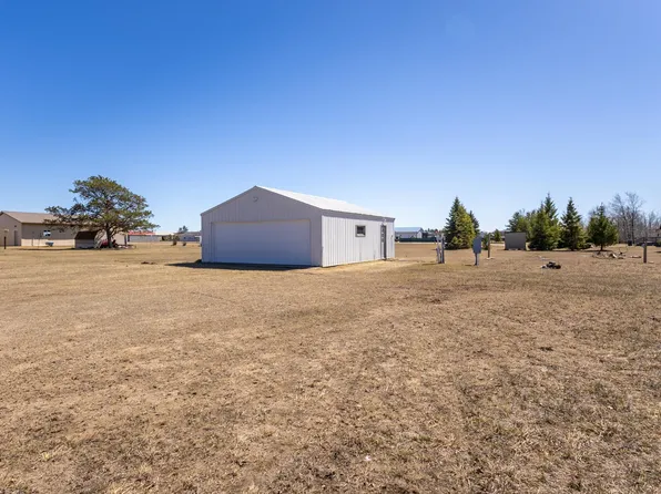 2402 Tracy Ct NW, Bemidji, MN 56601