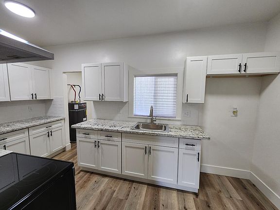 4th image of 3243 E McKenzie Ave