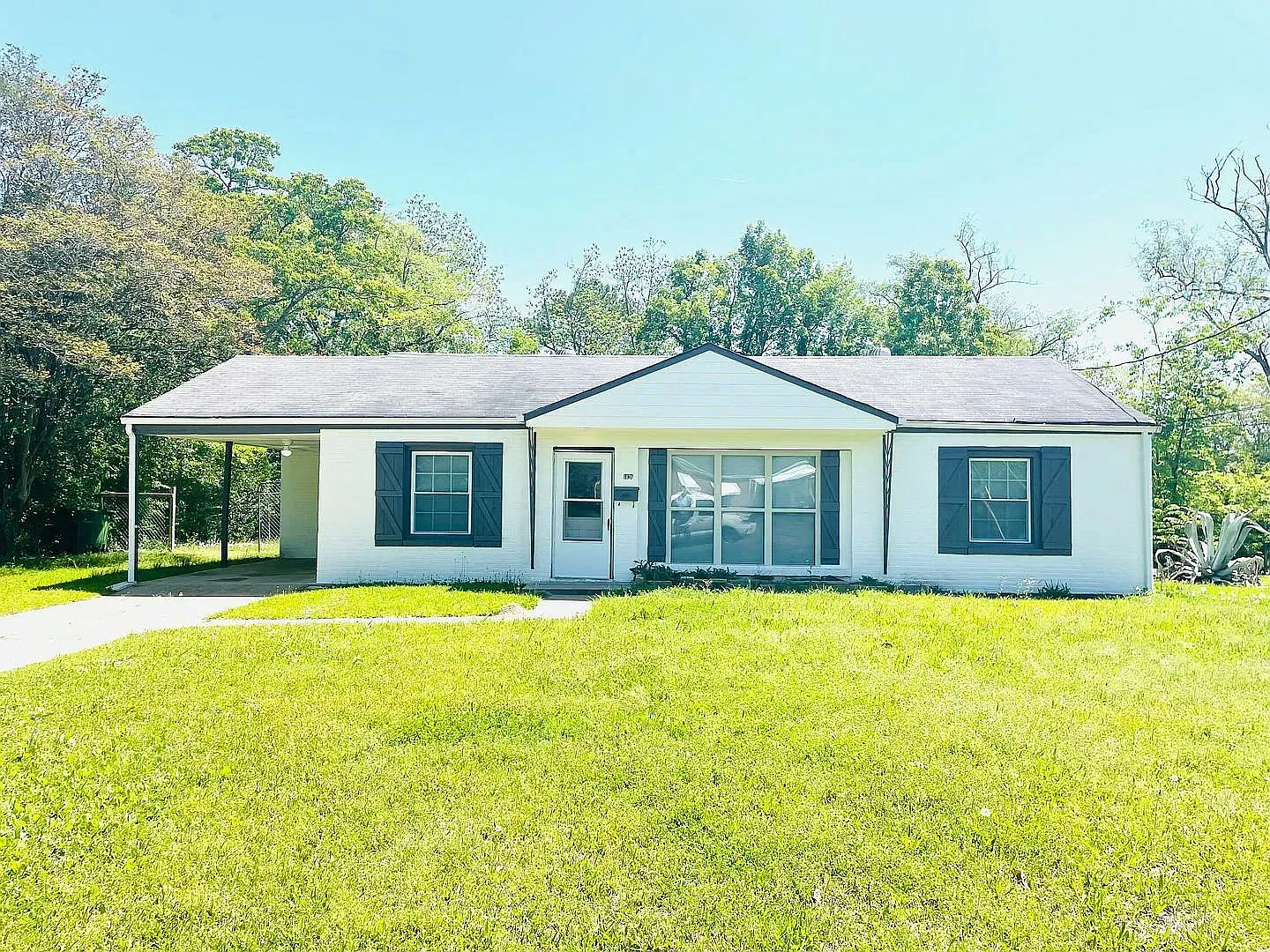 1426 Audubon Road — Photo 1