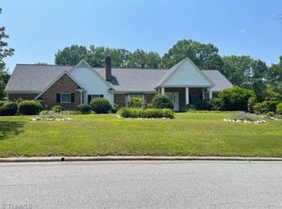 939 Croyden St, High Point, NC 27262