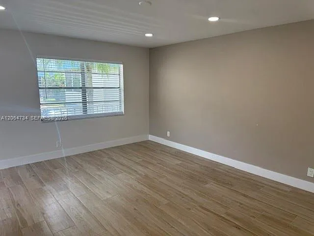 862 Flanders St #862-R — Photo 4