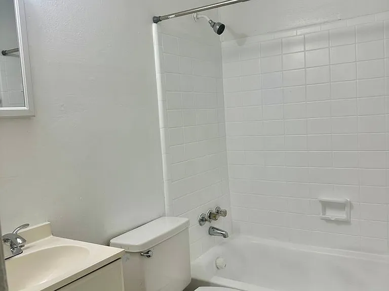2909 Burgess Dr — Photo 12