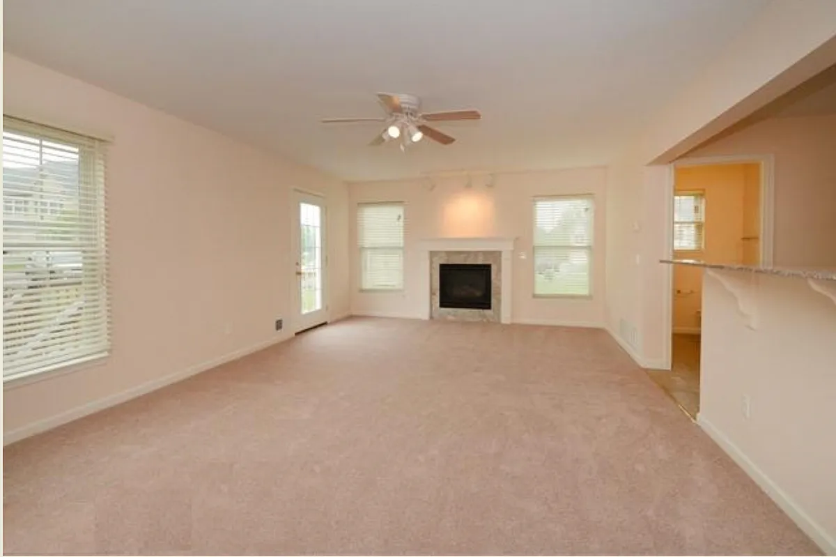 Building Photo - 2C Marple Ln #C