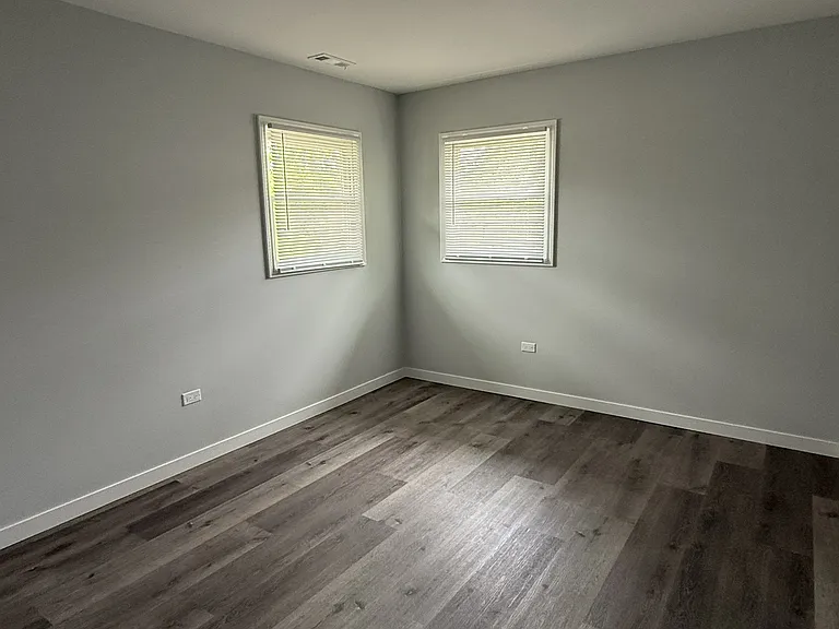 50 Surrey Dr #2S — Photo 8