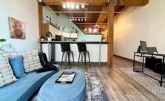 1 bed, 766 sqft, $1,380 — Photo 2