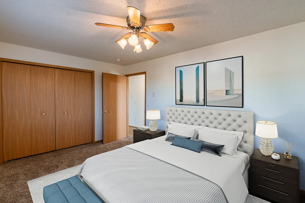 Fargo, ND Sunwood Apartments | Bedroom - Sunwood