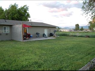 707 W Farm St, Saratoga, WY 82331