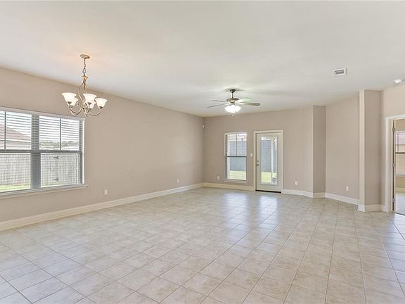 3rd image of 2619 Oak Haven Dr
