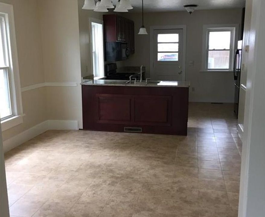 1st image of 1548 Campbell St