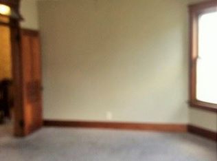 104 1/2 W 5th St, Muscatine, IA 52761