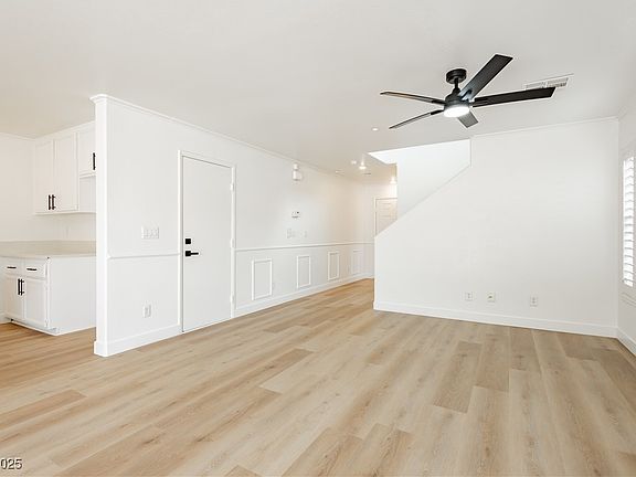 3rd image of 1130 Paradise Garden Dr
