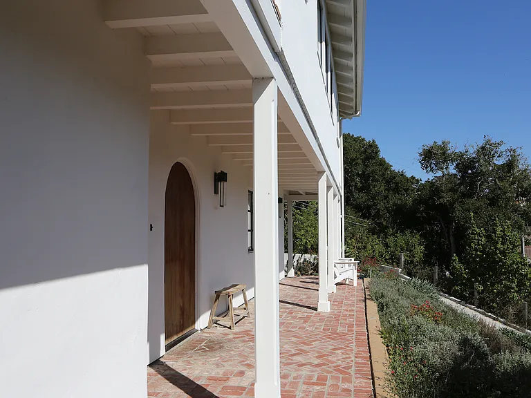 Atherton Dr — Photo 16