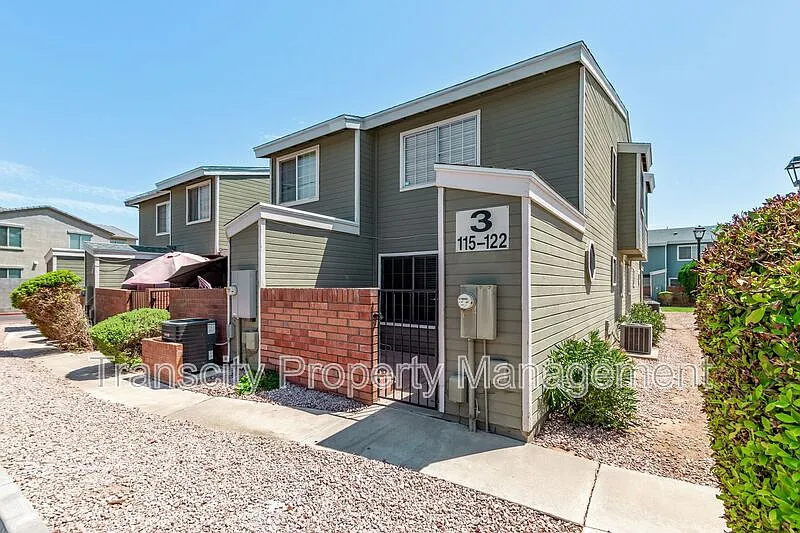 2 bed, 1.5 bath, 792 sqft, $1,395 — Photo 2