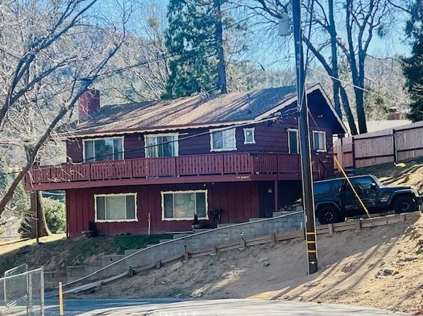 470 Dunant Dr, Crestline, CA 92325