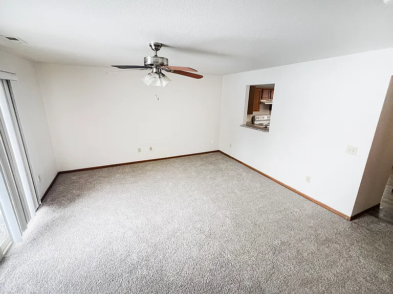 2550 N Limestone St — Photo 38