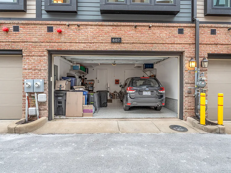 607 Slade Ct — Photo 20