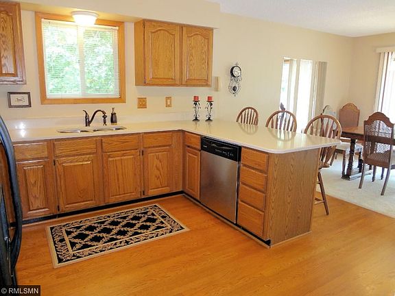 2nd image of 2389 Hillwood Dr E