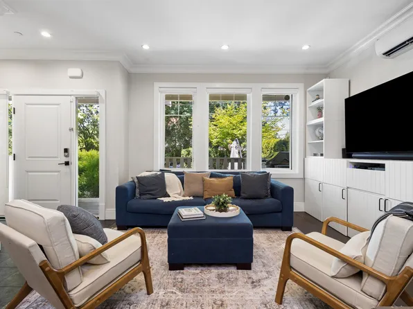 1336 E 23rd Ave, Vancouver, BC V5V 1Z2