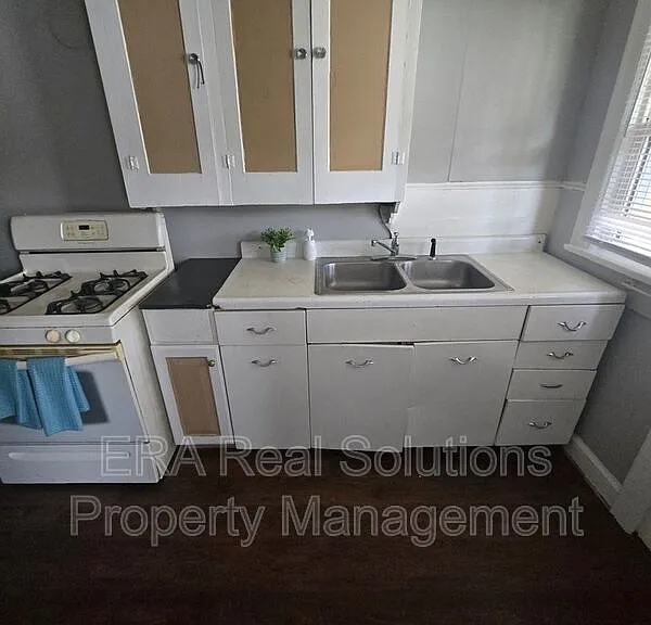 598 S Hague Ave — Photo 8