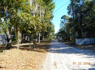 18 Mixon Rd, Saint Helena Island, SC 29920