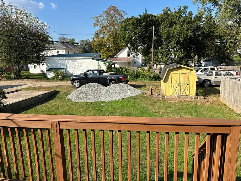 109 Oak St — Photo 3