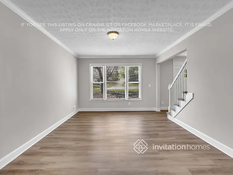 1810 Collines Ave SW — Photo 3