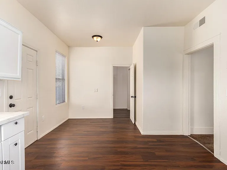 3430 E Cambridge Ave — Photo 7