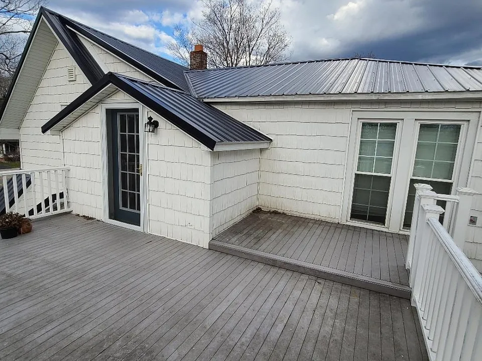 506 E Main St