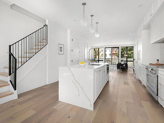 2nd image of 381 Bergen St #2