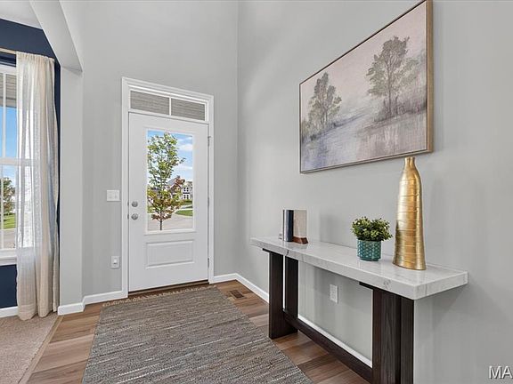 3rd image of 906 Memsie Park Ct