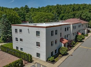 220 Fellsview Ter APT 224, Stoneham, MA 02180