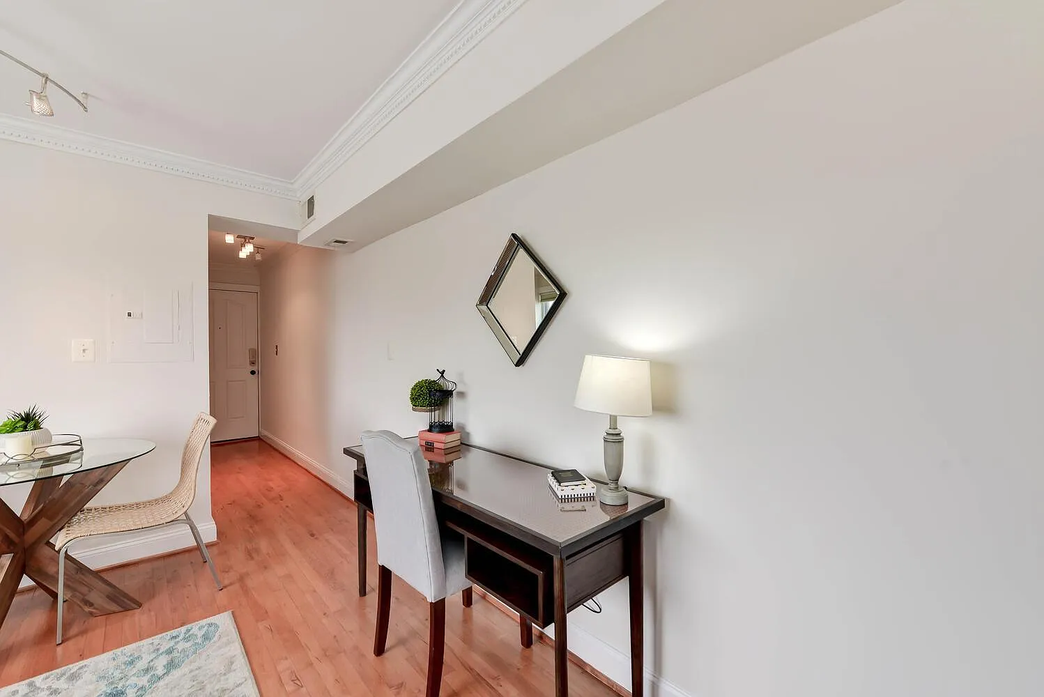 1 bed, 500 sqft, $1,890 — Photo 3