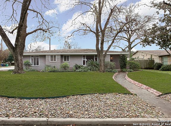 2nd image of 642 Brightwood Pl