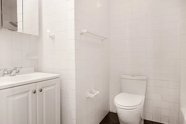 Rented by WAM Partners - William Moses Co. | media 25