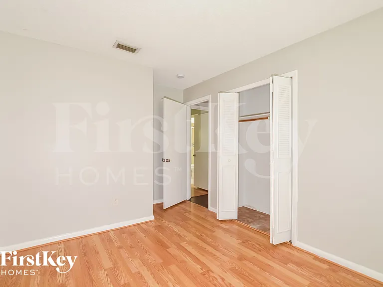 520 Georgia Ave — Photo 10