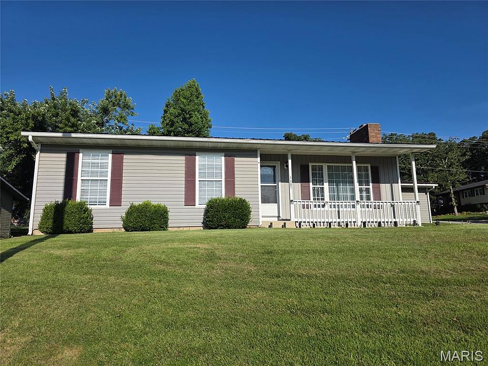 1st image of 1605 McCutchen Rd