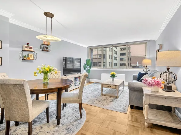 200 E 58th St APT 5E, New York, NY 10022