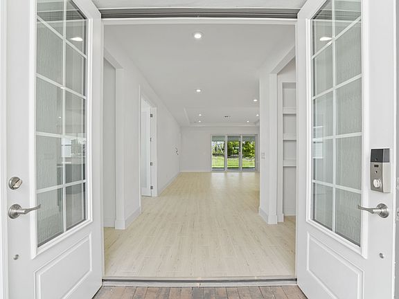3rd image of 11711 SW Viridian Blvd