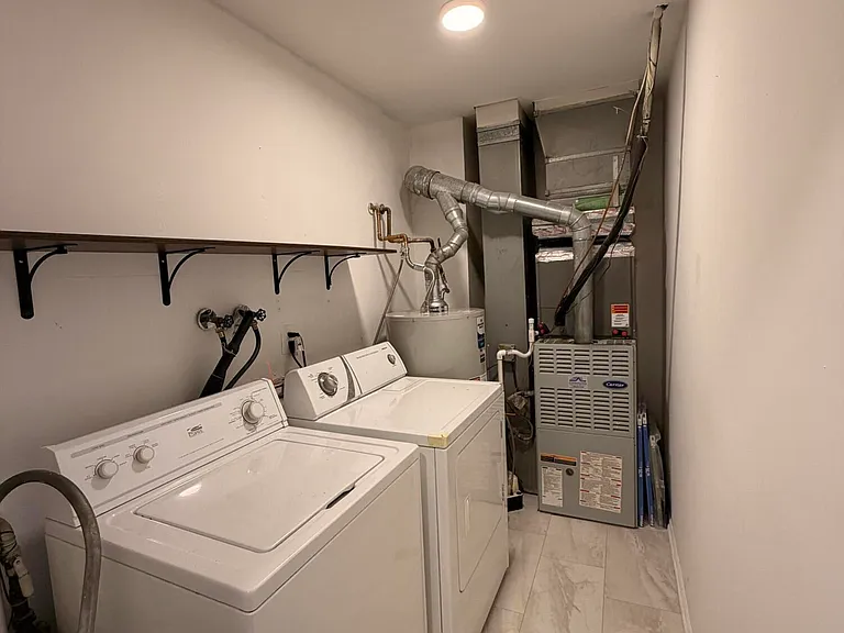 36 Racquet Rd — Photo 14