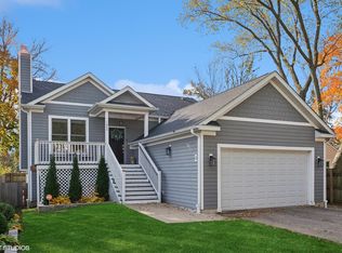 1005 Rockland Rd, Lake Bluff, IL 60044