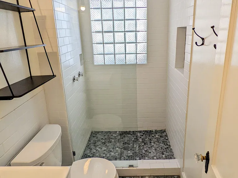 1421 Woodland Dr — Photo 17