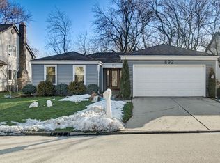 892 Shambliss Ln, Buffalo Grove, IL
