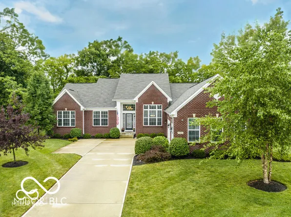 1361 Colinbrook Ct, Greenwood, IN 46143