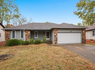 1614 W McGee St, Springfield, MO 65807