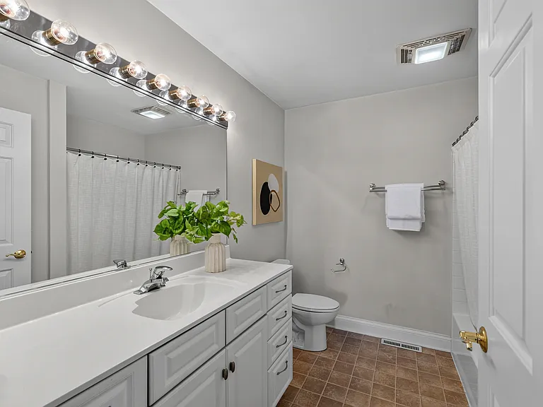 2nd Floor Hall Bathroom