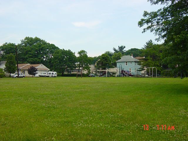 2nd image of 1916 Rockwell Rd