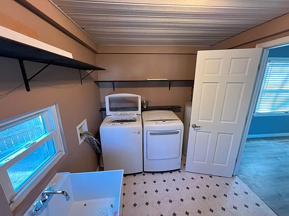 5th image of 1444 Shelton Ave