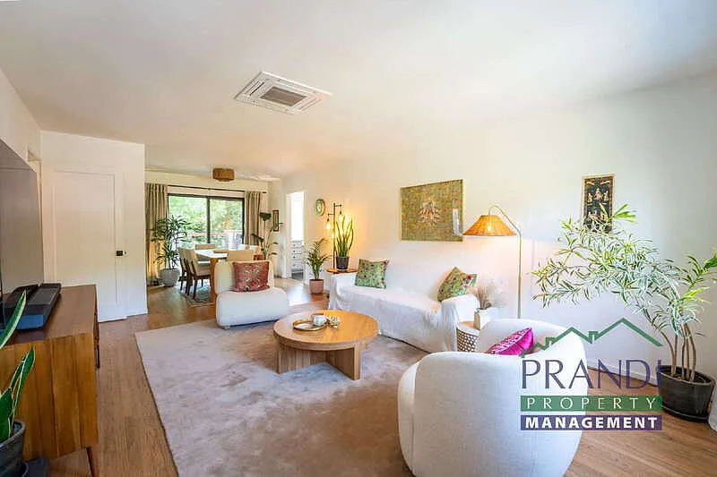 2 bed, 1.0 bath, 904 sqft, $4,950 — Photo 2