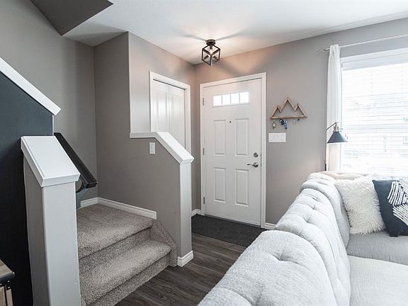 3rd image of 12 N Rafferty Ct