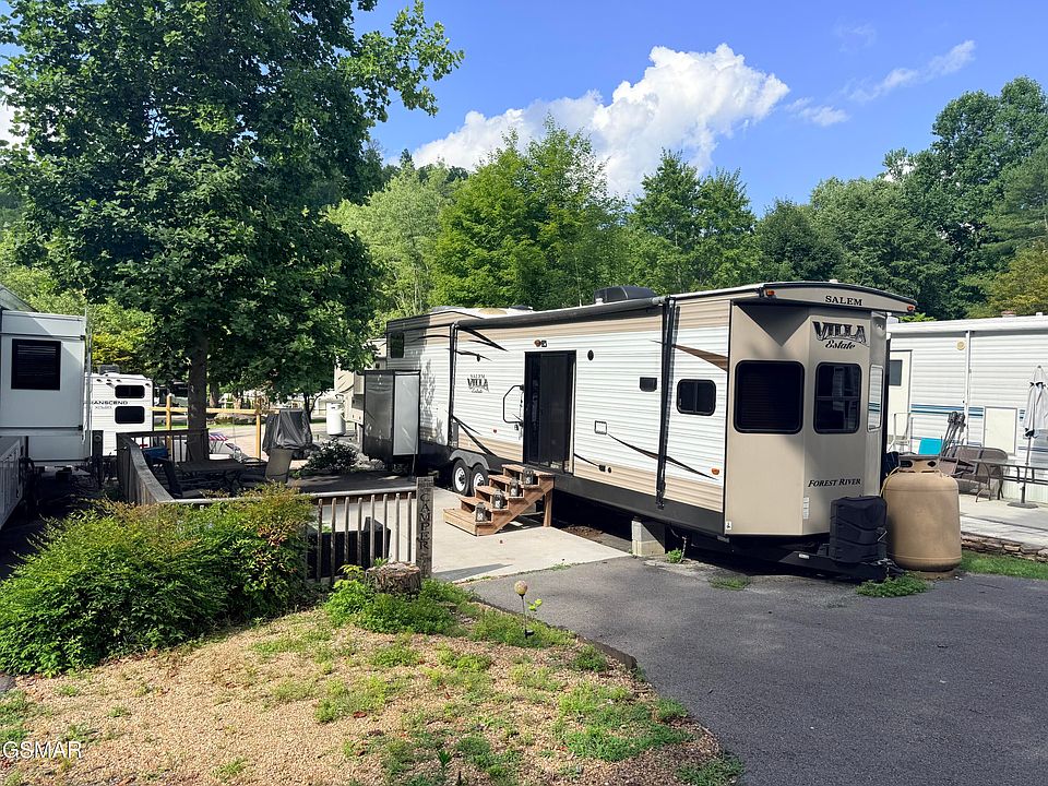 1st image of 4229 E Pkwy Lot 98